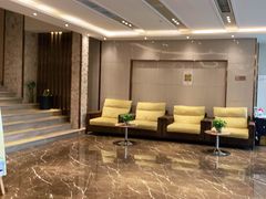 -潮漫酒店(北京通州环球度假区临河里地铁站店)