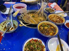 -马路边边串串香形象店(磐石路店)