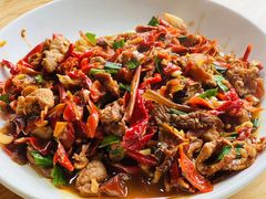 土干辣椒炒肉-瑶河山里菜