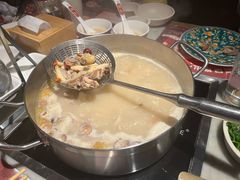 -尚尚仙·酸汤猪手·猪肚鸡火锅(华联万柳购物中心店)