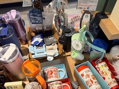 -星巴克臻选(华堂·新辰汇店)