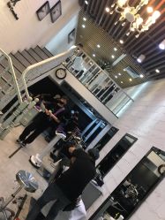 -SIX Hair Consultant