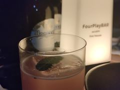 -FOUR PLAY BAR