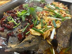 -宏兴烤鱼山庄(宣恩总店)