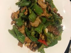 农家小炒肉-鱼鲜饭香·招牌汽锅剁椒鱼头王