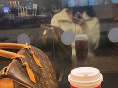 -星巴克(西藏路店)