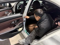 -鲨鱼皮汽车凹陷玻璃修复(静安店)