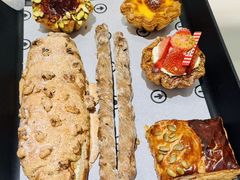 -HOT CRUSH趁热集合·现烤面包(上海环球港店)
