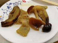 -七采菌园·野生菌石锅鱼(环城北路店)