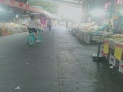 -鑫朱雀农贸批发市场