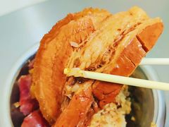 -梁阿婆廿年老牌扣肉糯米饭