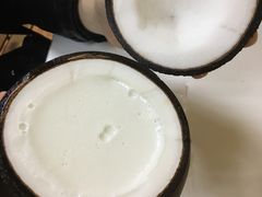 -志龙皇冠吃货椰子铺
