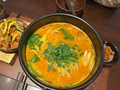 -银米·云南传统过桥米线(双廊黑金冠店)