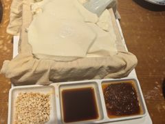 -95号酱骨·一块豆腐(展春园西路店)