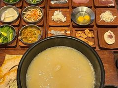 -银米·云南传统过桥米线(双廊黑金冠店)