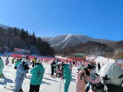 -亚布力新体委滑雪场