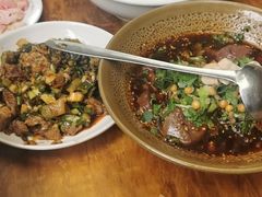 -茅屋大酒店