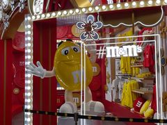 -m豆巧克力世界(上海世茂广场店)