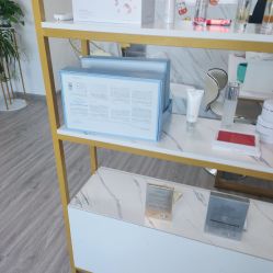 -凡碧诗毛孔收细