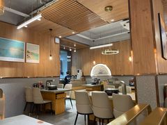 大堂-围炉肉舍•炭烤活鳗•丹东海鲜烤肉(步行街店)