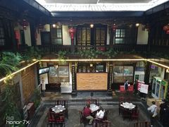 -蔼若春.传承三十年云南菜(金碧公园店)