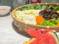 -尚尚仙·酸汤猪手·猪肚鸡火锅(华联万柳购物中心店)