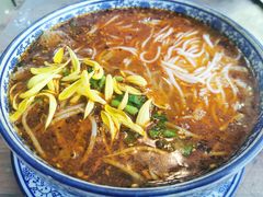 -榴乡缘云南蒙自菊花过桥米线