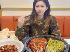 -阿瓦山寨·湘菜现炒·剁椒鱼头王(咸阳总店)