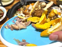 -菌之家·专业纯野生菌火锅·特色炒菌