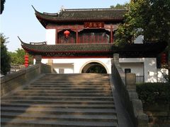 -汇龙潭
