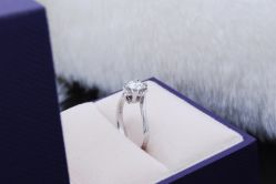 -威德钻石-克拉钻大本营(南京东路店)