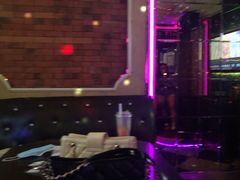 包房-麦度量贩式KTV(中联广场店)