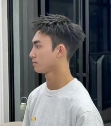 -魅·Hair设计烫染接发店