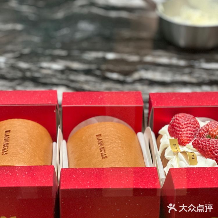 爱Ta带Ta来吃,白蘭草莓布蕾卷