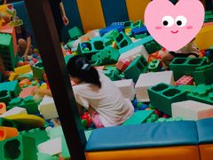 小盆友娱乐区&nbsp;玩的不亦乐乎-蜀九香火锅(江油店)