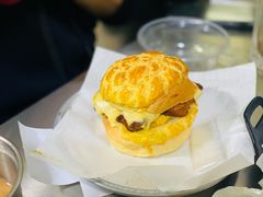 鸡扒芝士蛋菠萝包-颓记茶餐厅(美景总店)