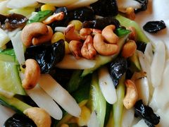-闯关东东北农家菜(崂山石老人店)