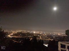 -鬼笑石后山停车场