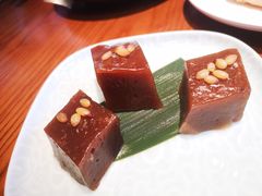 松子枣泥拉糕-鑫震源·苏式大虾生煎(山塘街店)