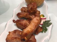 金牌蒜香排骨-谢先生酒店·椒宴集(沙湖店)