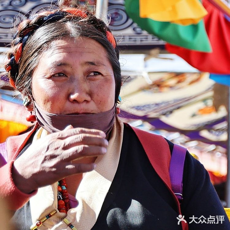 八廓街最佳观赏布达拉宫的藏餐厅，位置好还价格合适