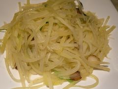 香菜梗炝土豆丝-绿茶餐厅(西单老佛爷店)