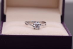 已经是成品啦，但是感觉实际效果更好，老闪-威德钻石-克拉钻大本营(南京东路店)