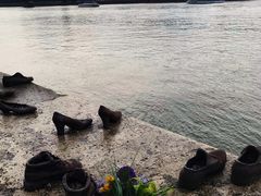 -多瑙河畔鞋履雕塑