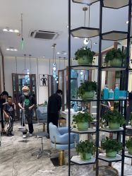 -MY WAY SALON