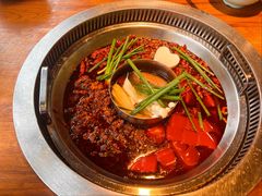鸳鸯锅-城墙拐拐火锅(三峡广场黑金冠店)