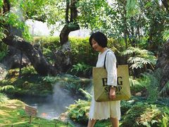 -Chom Cafe and Restaurant