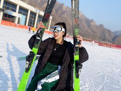 -荣盛康旅野三坡滑雪场