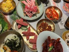 -草家酱蟹炭火烤肉店(珲春南路一店)