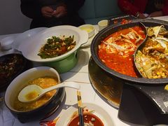 -阿瓦山寨·湘菜现炒·剁椒鱼头王(咸阳总店)